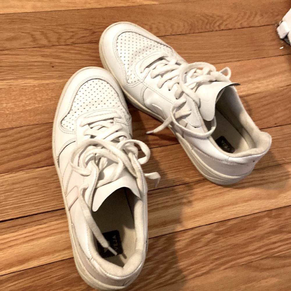 Veja v10 sneaker all white